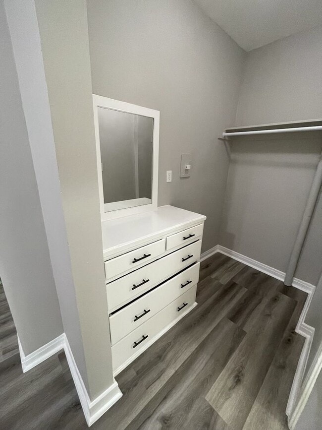Building Photo - STUDIO $1495 LOS FELIZ HARDWOODS EXPOSED B...