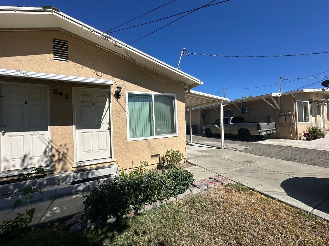 Primary Photo - 2 bedroom 1 bathroom duplex Vacaville