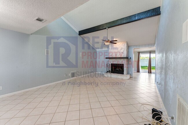 Building Photo - Wonderful 3 bed 2 bath home for rent in Br...