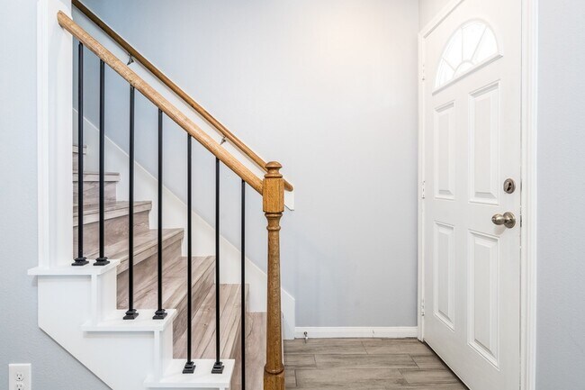 Foto del edificio - 207 N Poplar St