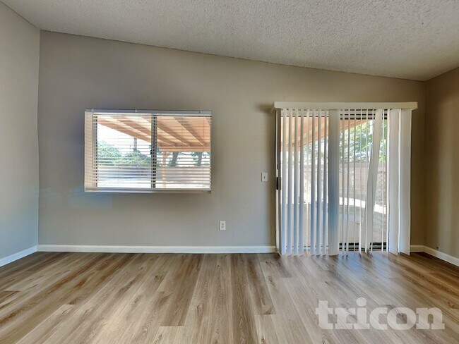 Building Photo - 1517 Camran Ave