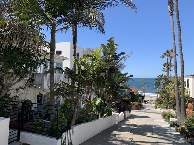 Casa Walk Street - ¡A 2 cuadras de la playa! - 220 29th St