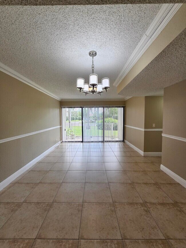Foto del edificio - 1440 Windorah Way