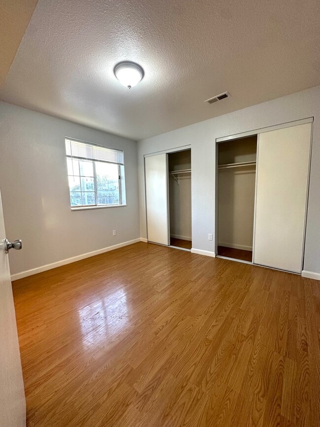 Photo - 650 Sycamore St Apartment