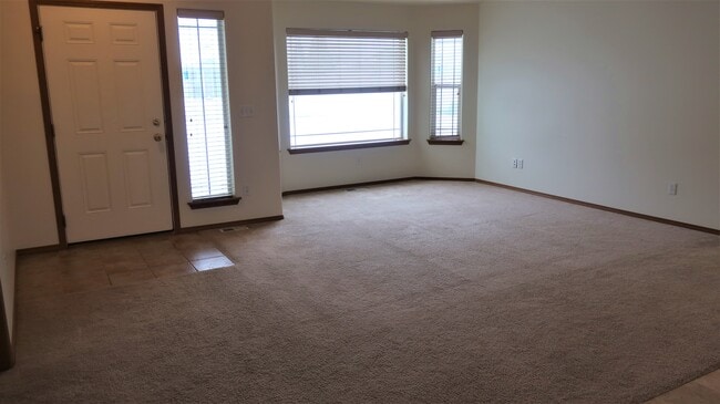 Building Photo - 1289 Canyon Ct