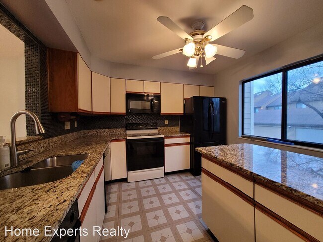 Building Photo - 2 br, 2.5 bath House - 9402 Hunters Creek Dr.
