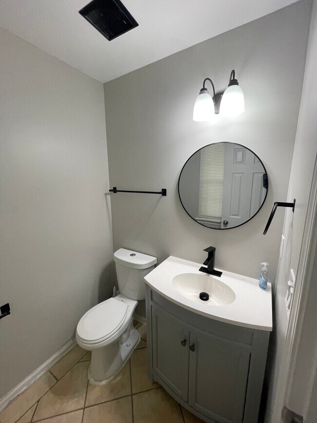 Building Photo - 1008 Kipling Ct