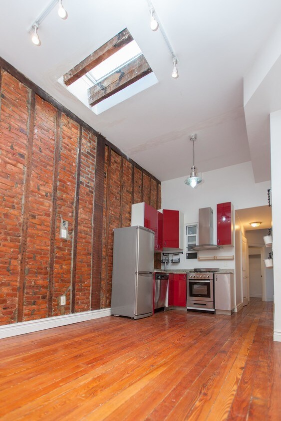 Primary Photo - 204 Kent Street