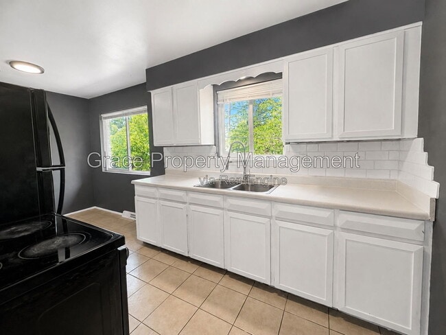 Building Photo - 87 E 81st Ave
