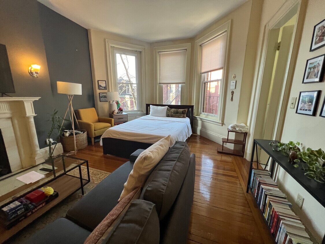 Foto principal - 343 Commonwealth Ave