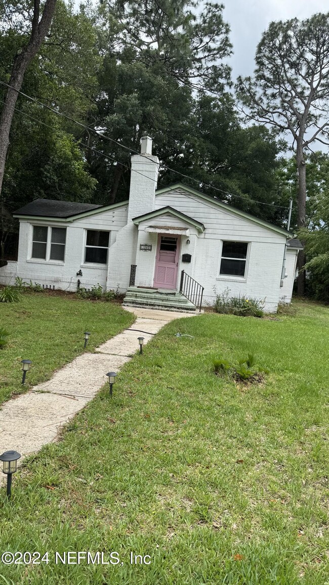Building Photo - 1260 Miramar Ave