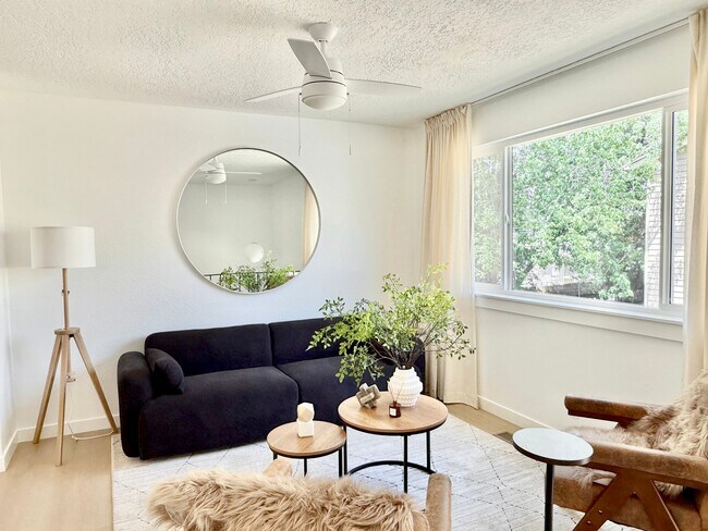 Foto del edificio - 7834 Chadbourne Dr
