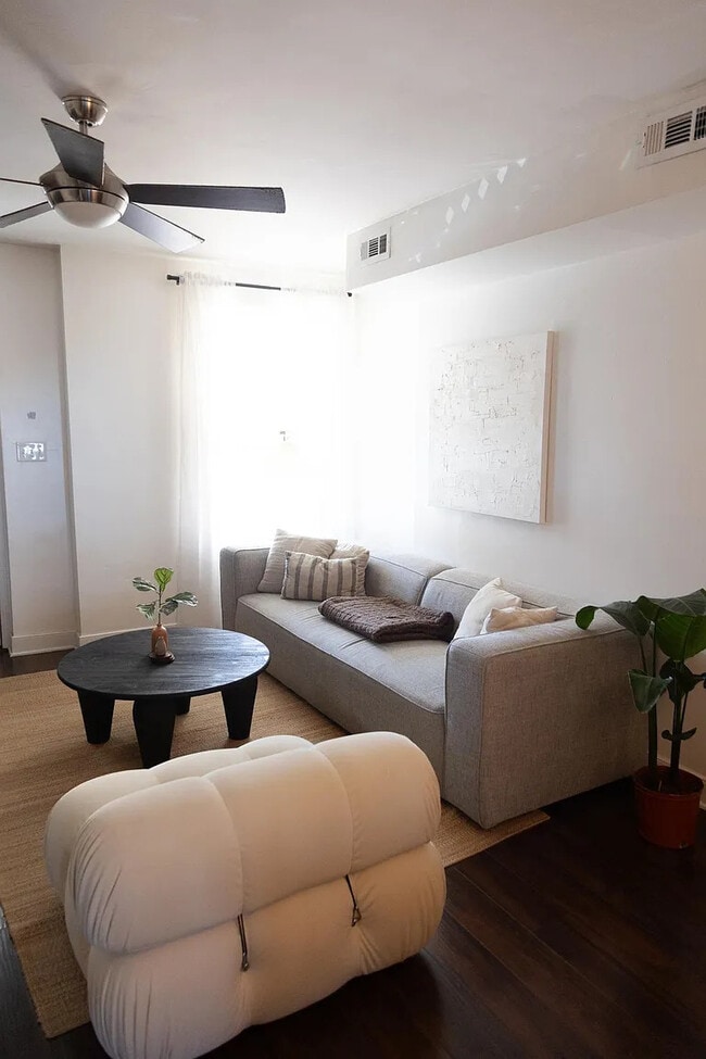 Building Photo - 1810 Idlewood Ave