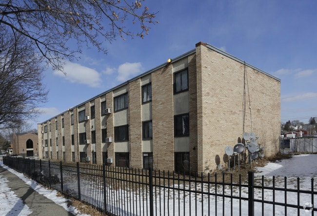 Building Photo - 4001 Clinton Ave