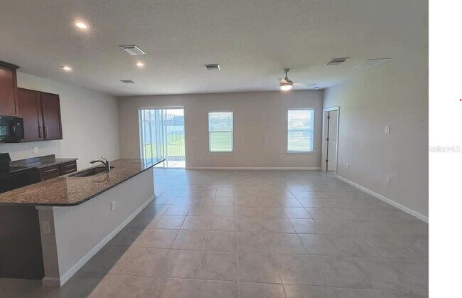 Foto del edificio - 11453 64th St E