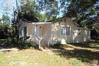 Building Photo - 15 Alethia St