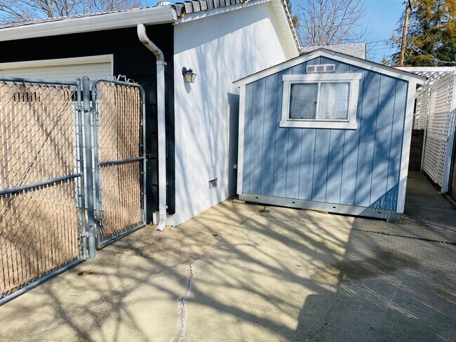 Foto del edificio - 2329 Moraine Cir
