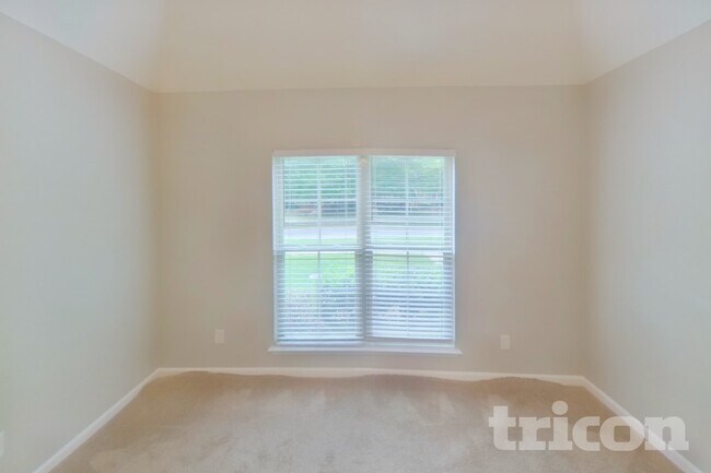 Foto del edificio - 2151 Cason Ln