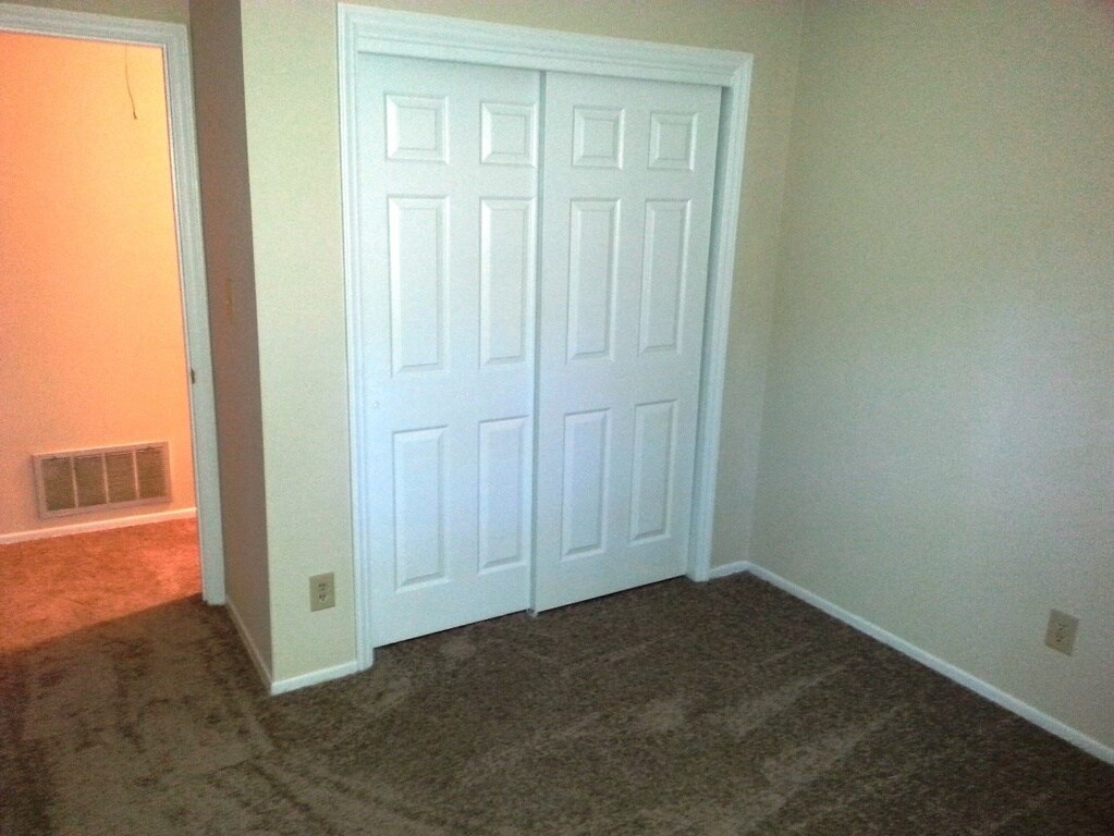 3rd bedroom - 910 Dolphin Ct