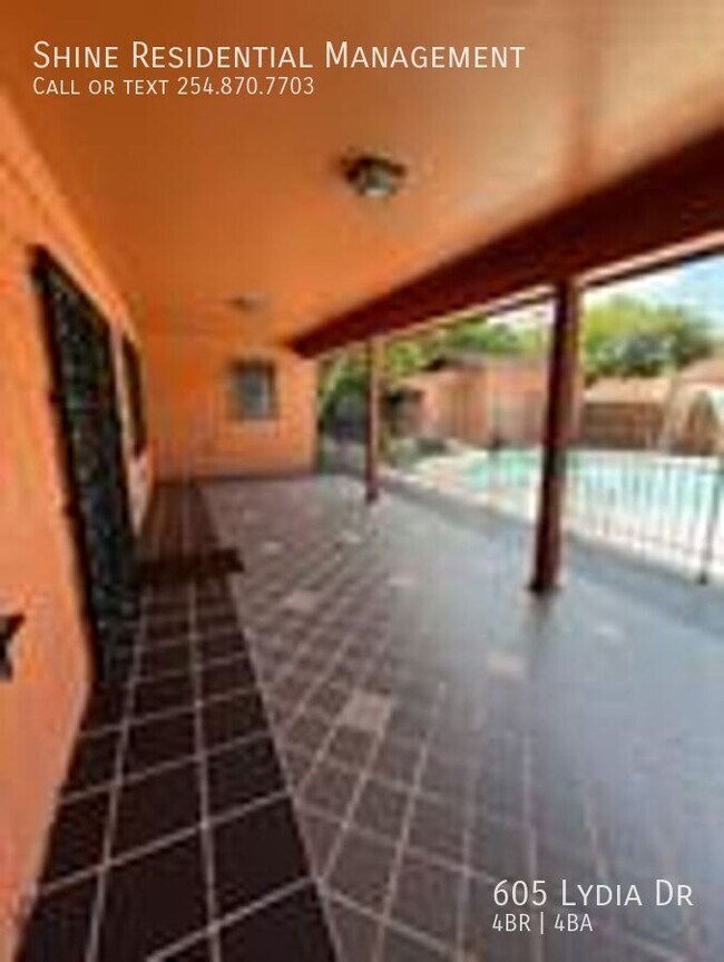 Building Photo - 605 Lydia Dr