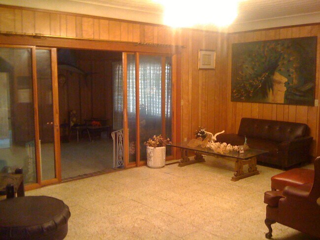 Foto del edificio - 1220 Park Pl N