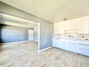 Building Photo - 746 Cory Dr