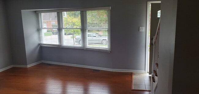 Foto del edificio - 2212 Downey Rd