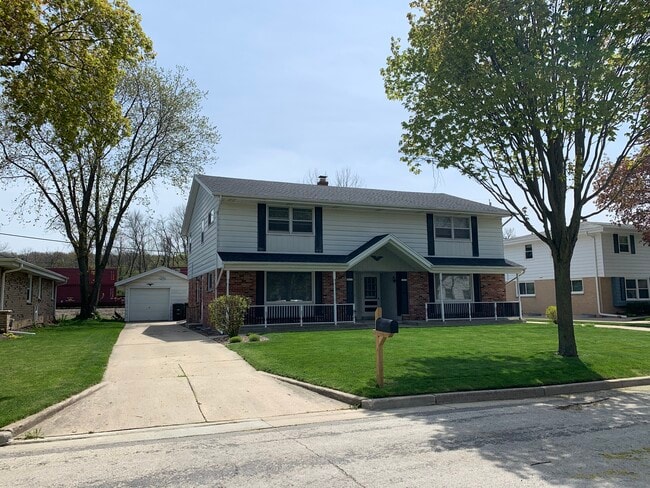 Building Photo - 10133 Fisher W Pkwy
