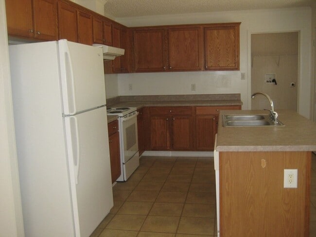 Building Photo - Beautiful Home in the Richlands area.