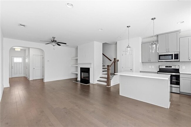 Building Photo - 6413 Shalks Xing Dr