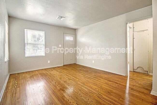 Foto del edificio - 4712 SE 23rd St