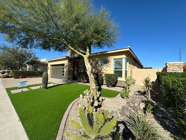 Building Photo - 1140 E Cherrywood Pl