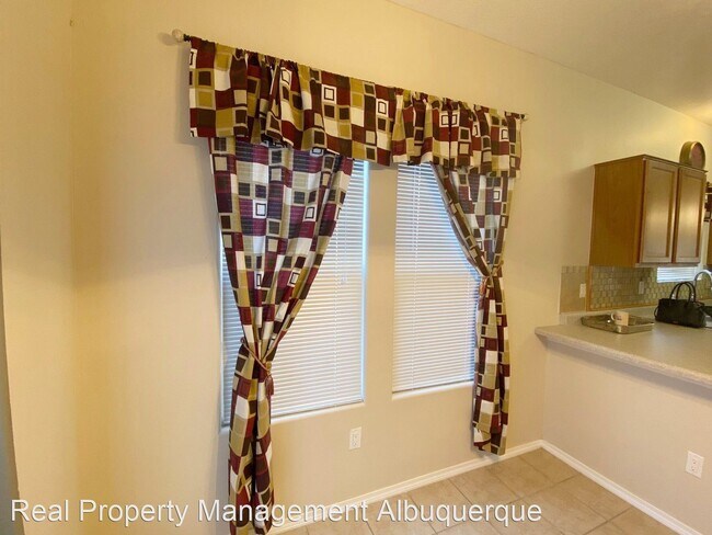 Foto del edificio - 4001 Desert Willow Dr NE