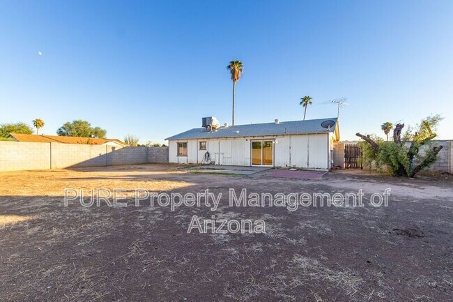 Building Photo - 4116 E Andorra Dr