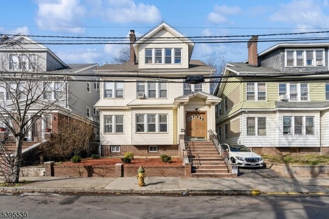 Building Photo - 41 Poe Ave