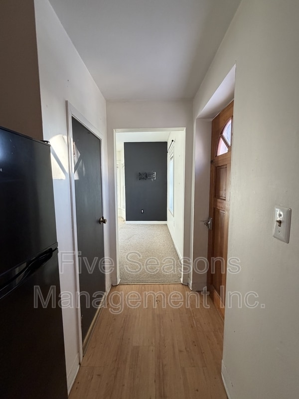 Building Photo - 500 St Paul St