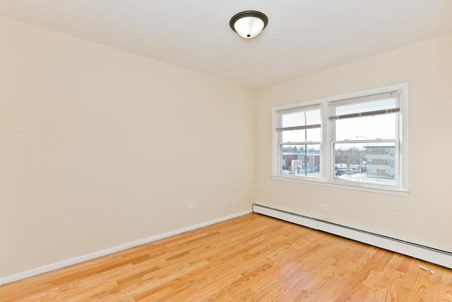 Building Photo - 2 bedroom in Cicero IL 60804