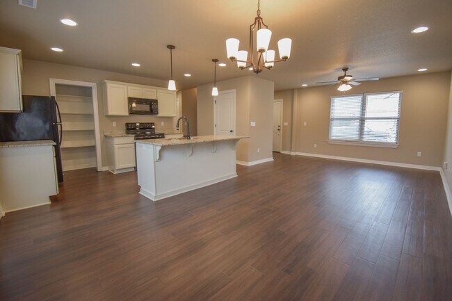 Foto del edificio - 3 Bedroom 2.5 Bathroom Home in the Heart o...