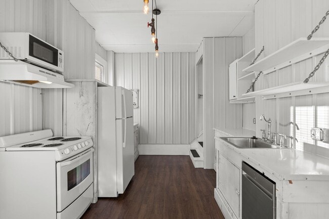 Foto del edificio - Charming  2BR 1.5Bath South City Home in Prime Dogtown Location