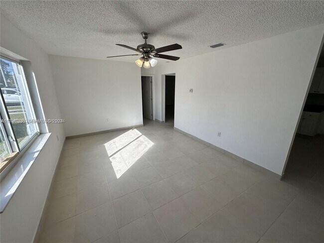 Foto del edificio - 424 NW 13th St