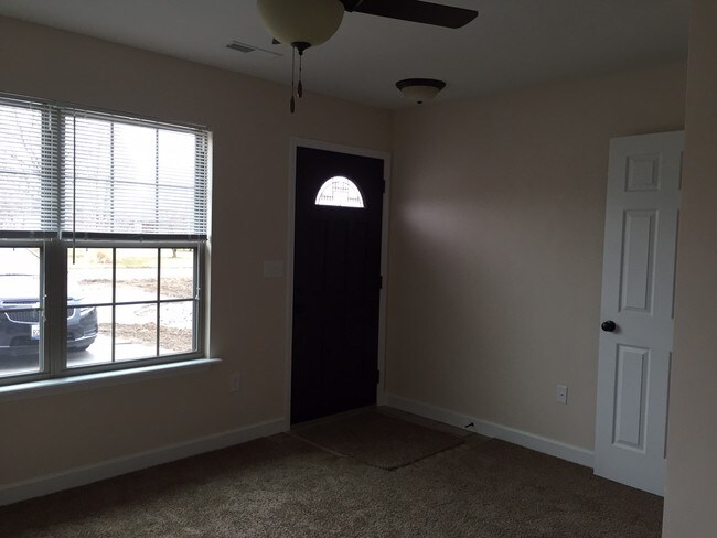 Foto del edificio - 10527 Ellis Rd