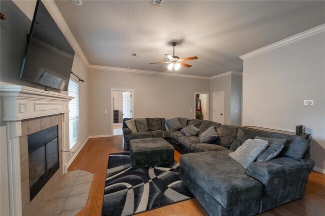 Foto del edificio - 3449 Mulberry Ln