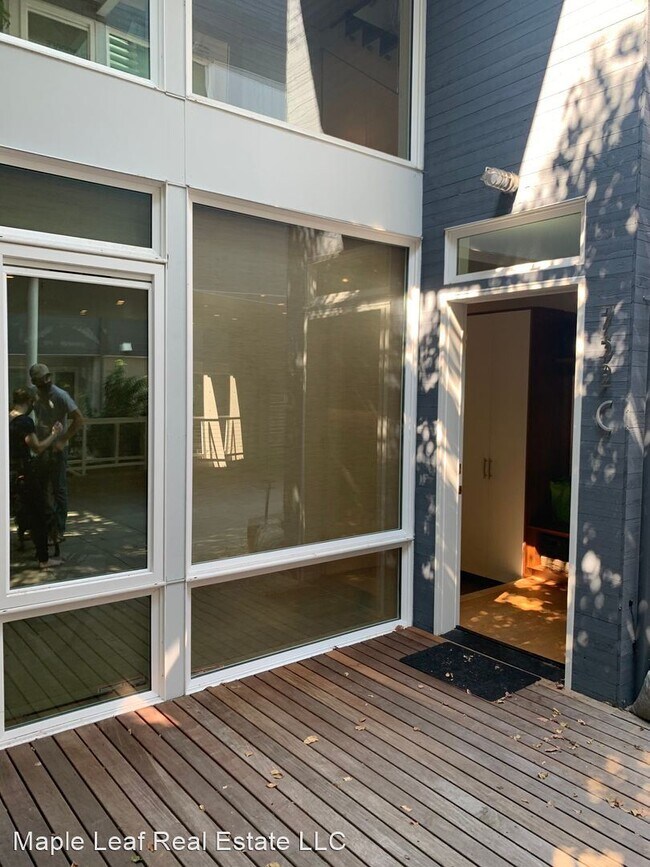 Foto del edificio - 2 br, 2 bath House - 732C Belmont Place E