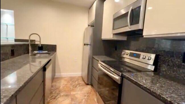 Building Photo - 27 Saint Marys Ct