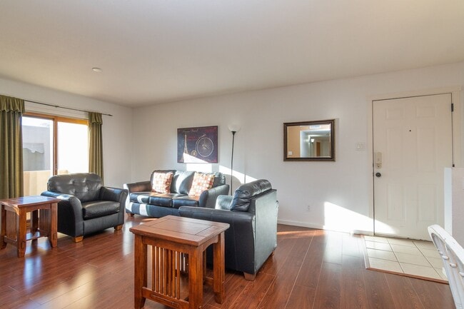 Building Photo - San Mateo - Unit 70
