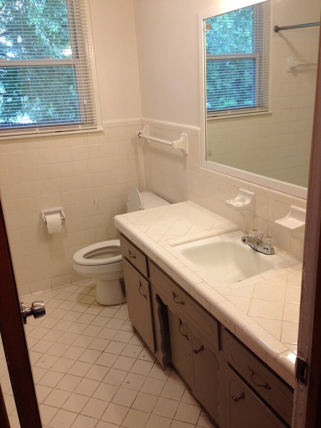 Foto del edificio - 605 Anderson Ln