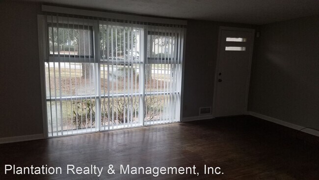 Building Photo - 3 br, 1.5 bath House - 2140 Favor Road