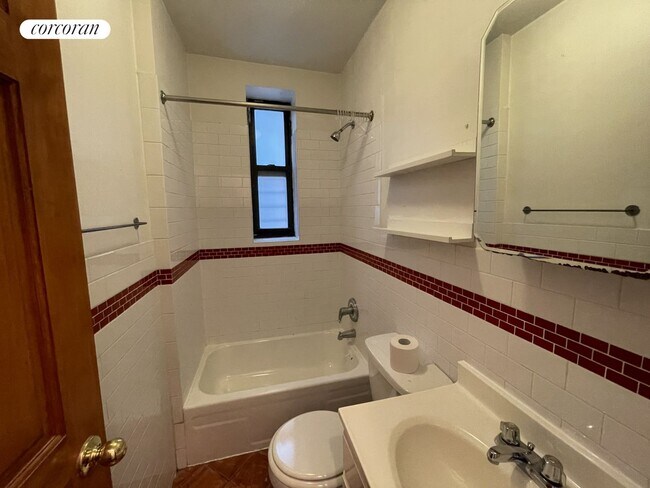 Foto del edificio - 342 St Marks Ave