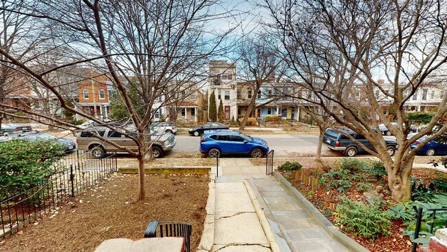 Photo - 1517 D St SE Townhome