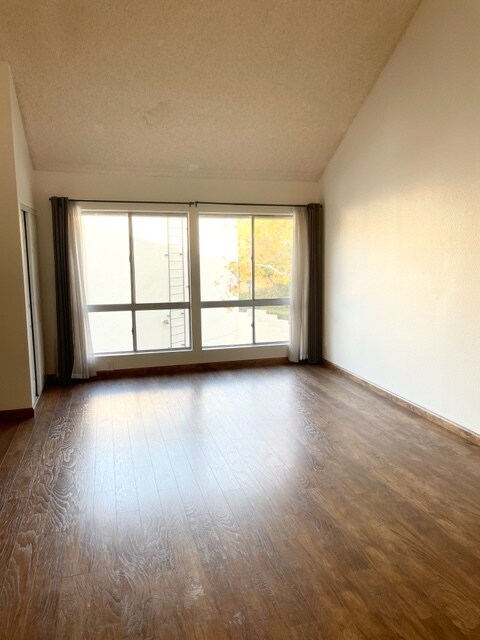 Foto del edificio - 6255 Rancho Mission Rd